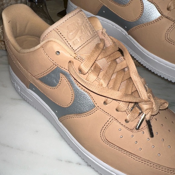 Nike Air Force 1 ‘07 SE PRM Beige w/Metallic Silver Size 10 Women’s - Picture 3 of 7